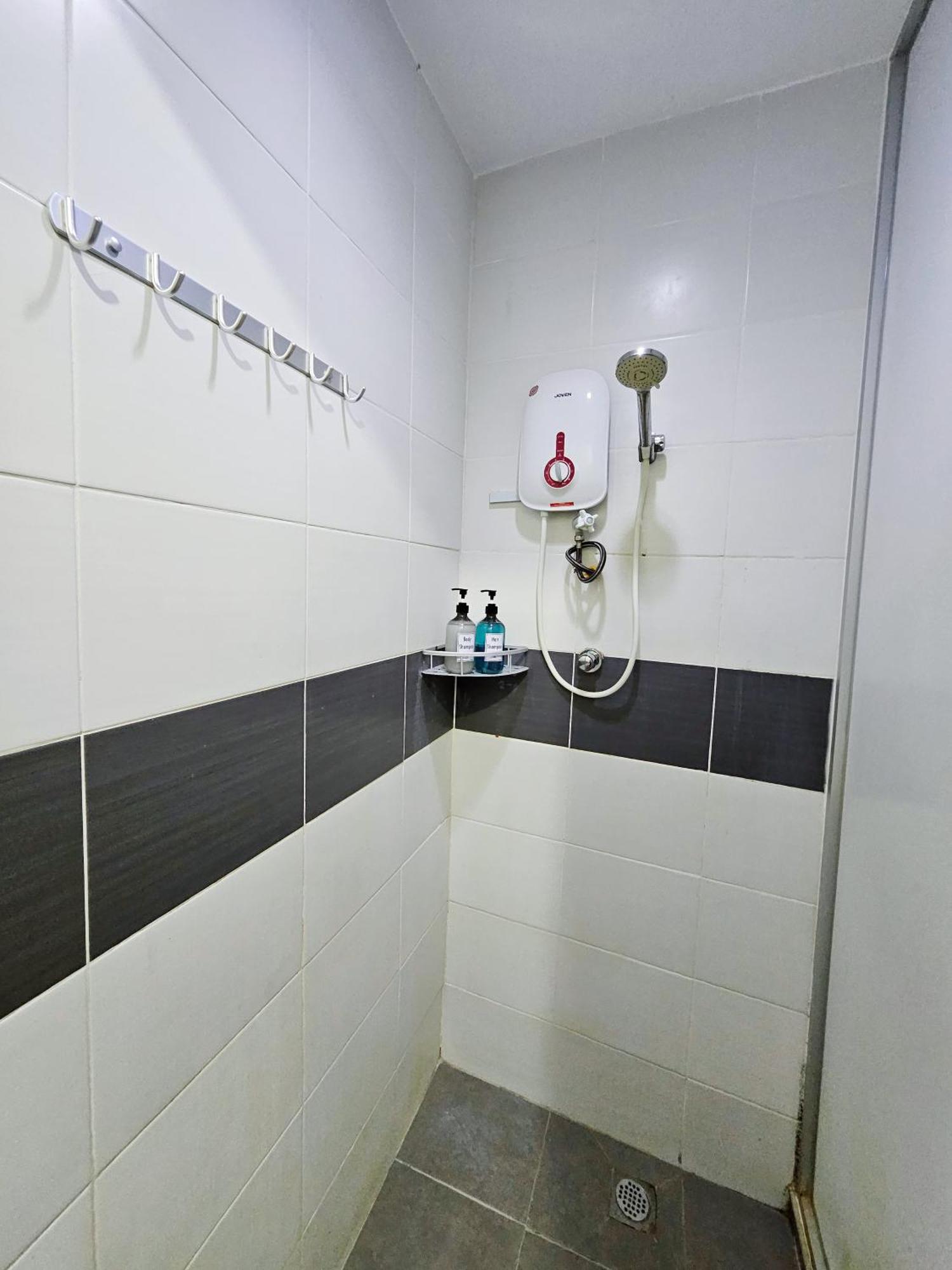 The 60 Hostel จอร์จทาวน์ ภายนอก รูปภาพ