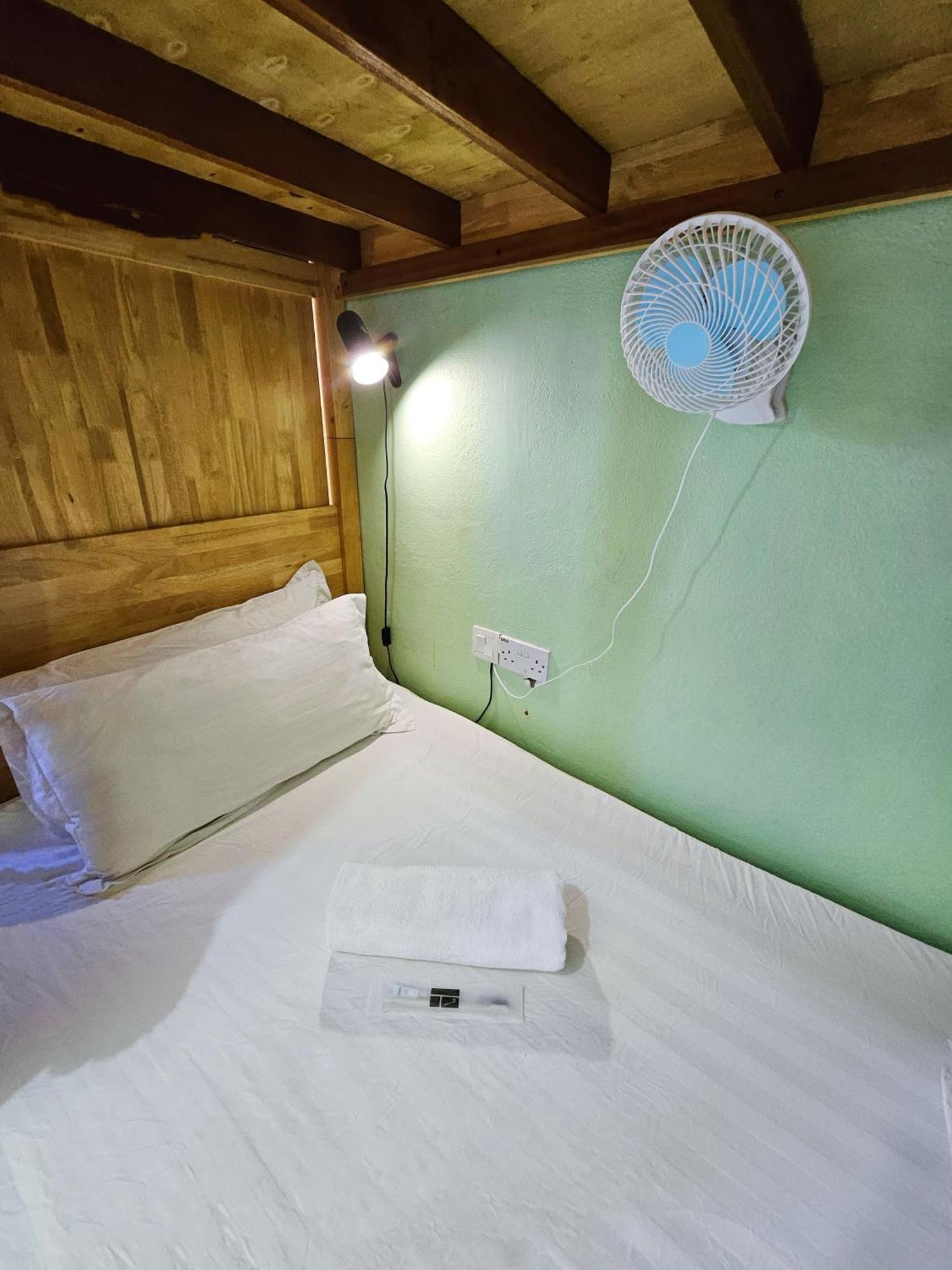 The 60 Hostel จอร์จทาวน์ ภายนอก รูปภาพ