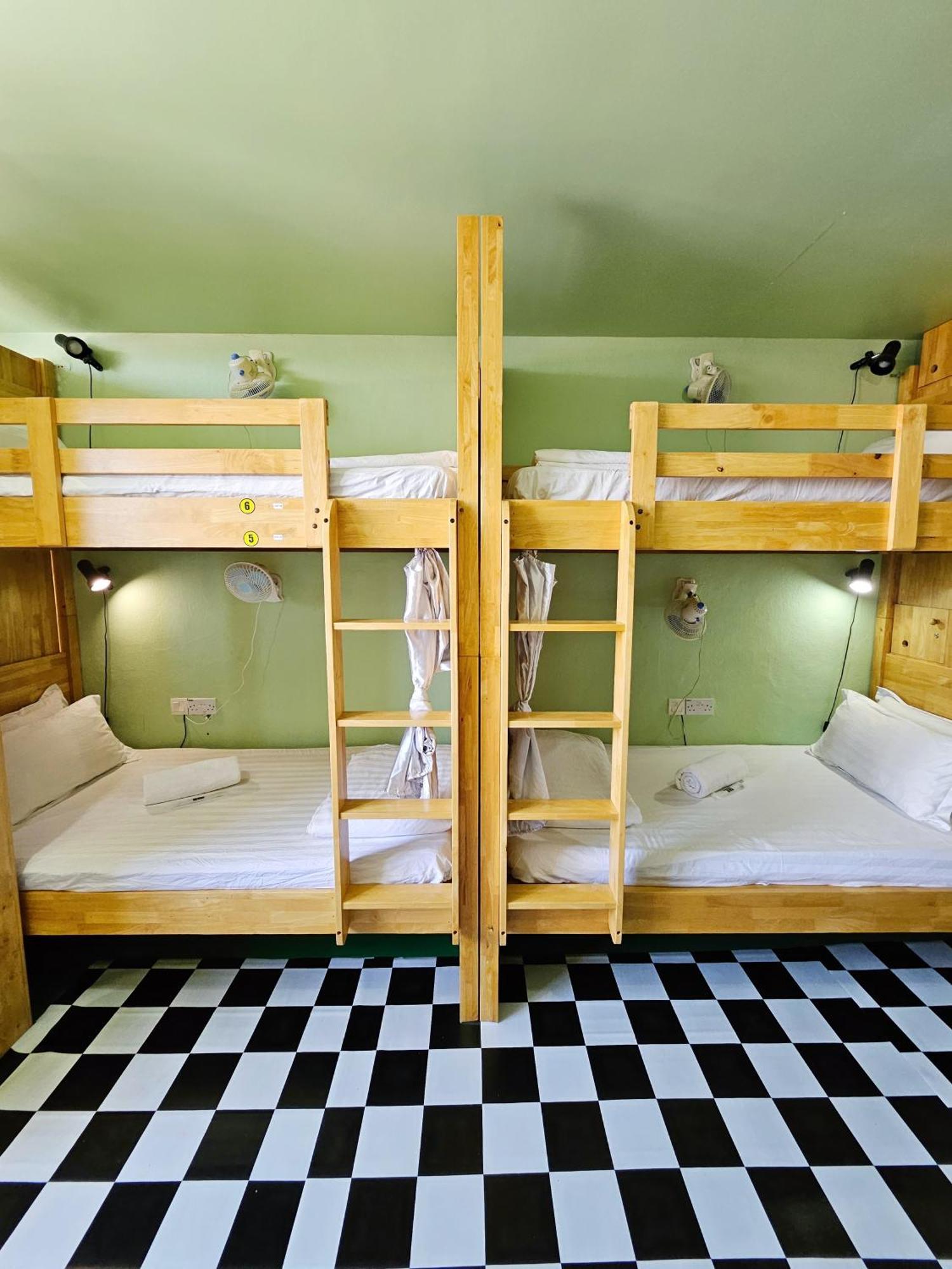 The 60 Hostel จอร์จทาวน์ ภายนอก รูปภาพ