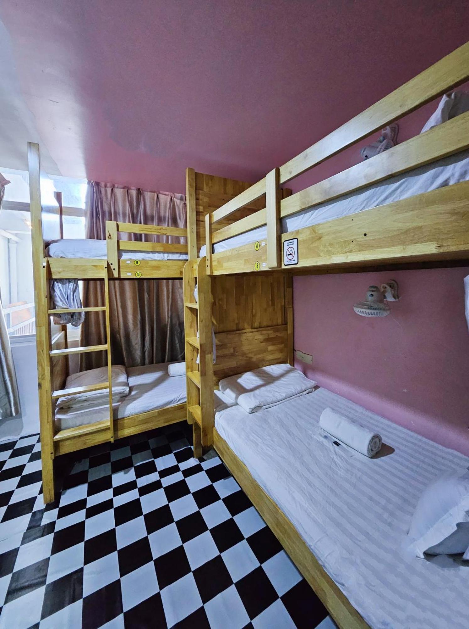 The 60 Hostel จอร์จทาวน์ ภายนอก รูปภาพ