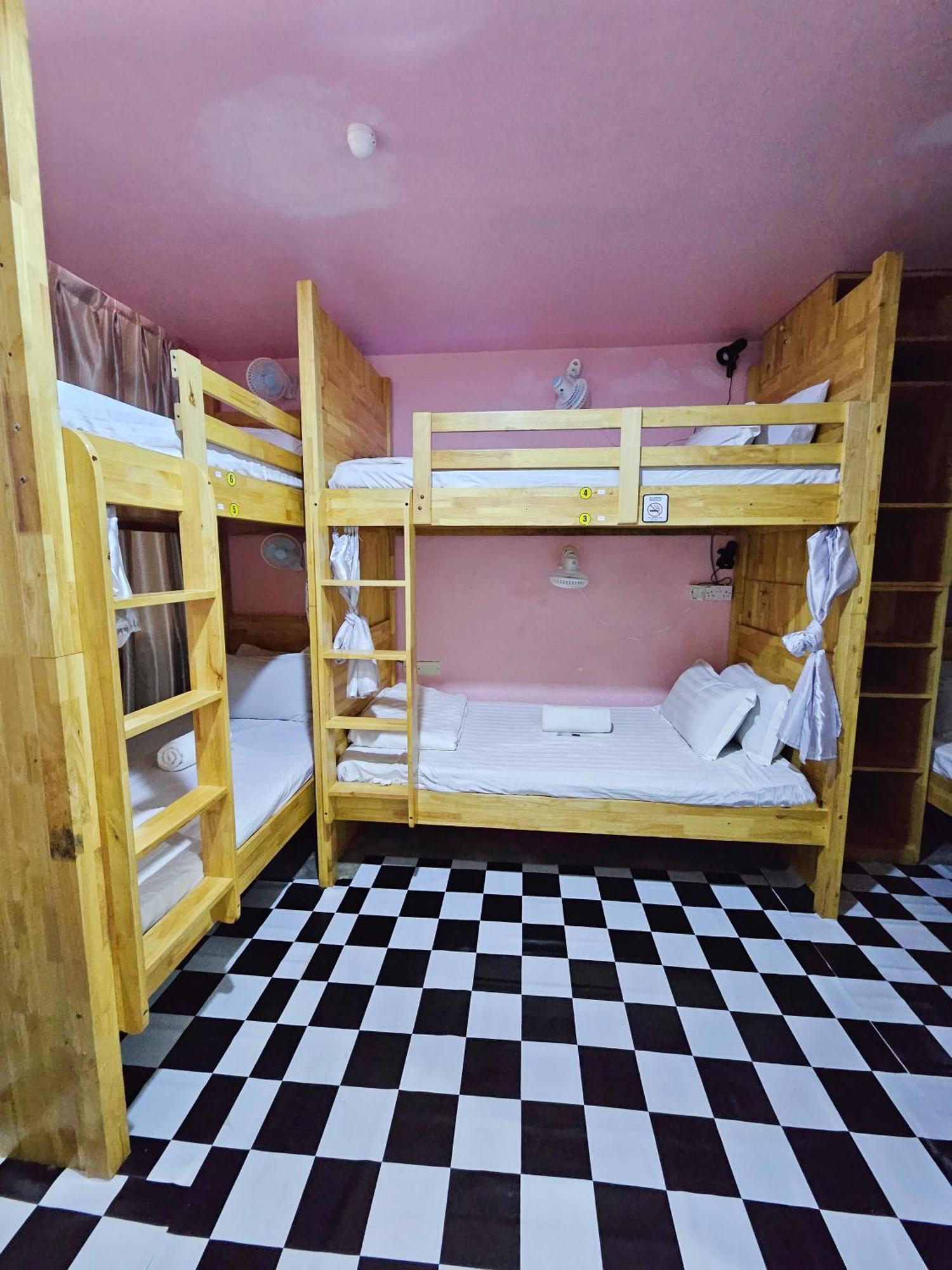 The 60 Hostel จอร์จทาวน์ ภายนอก รูปภาพ