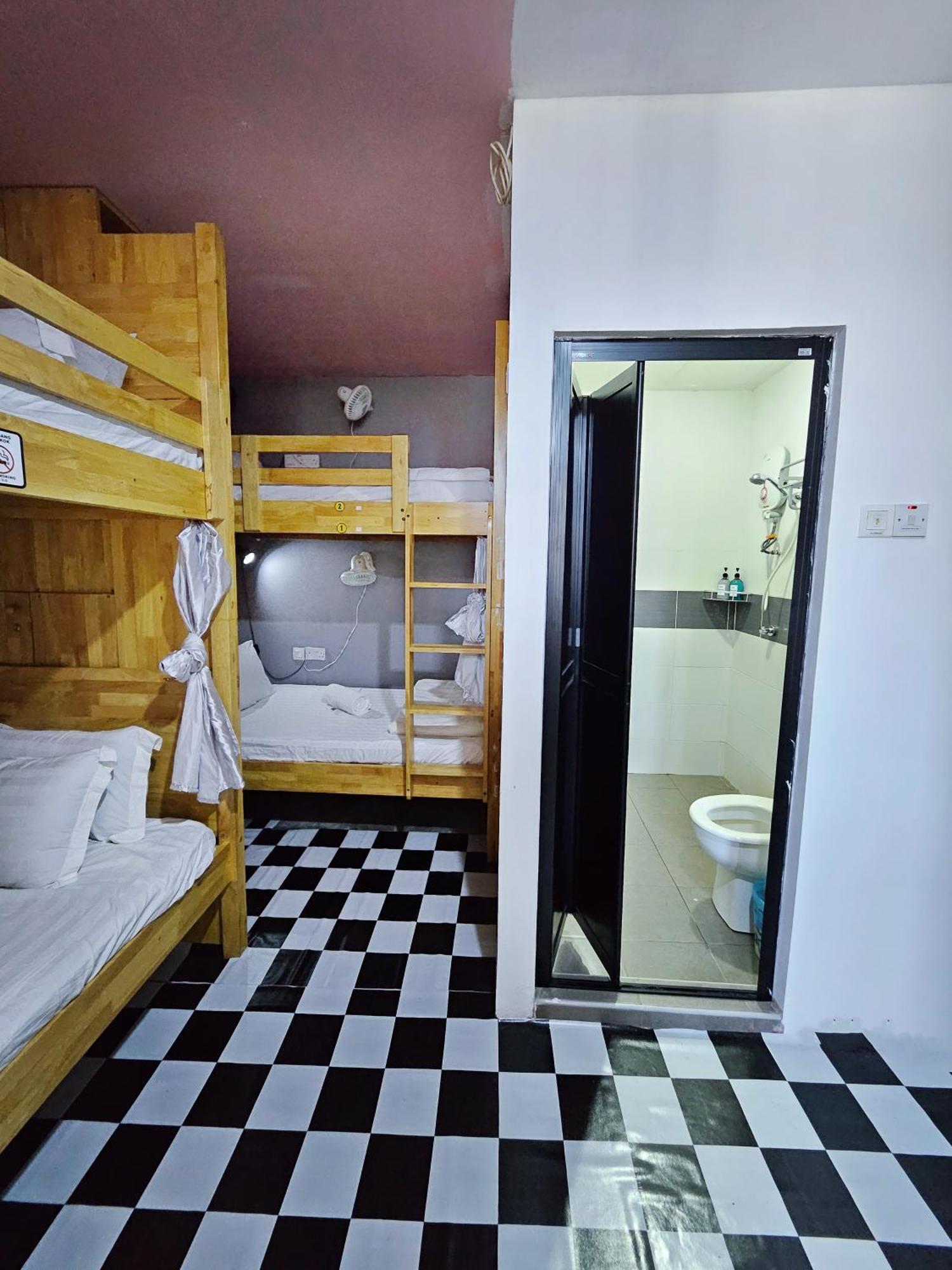 The 60 Hostel จอร์จทาวน์ ภายนอก รูปภาพ